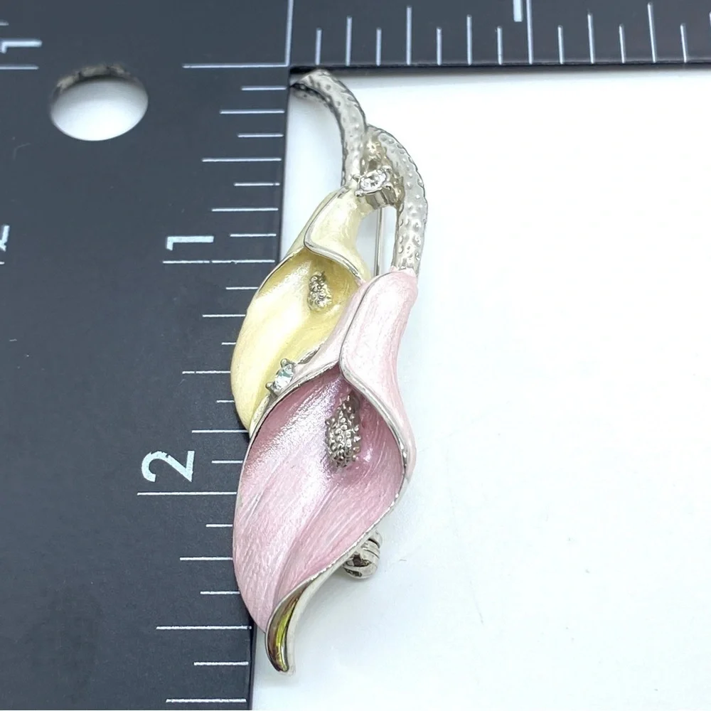 PREMIERE DESIGNS Calla Lily Brooch Vintage Silvertone